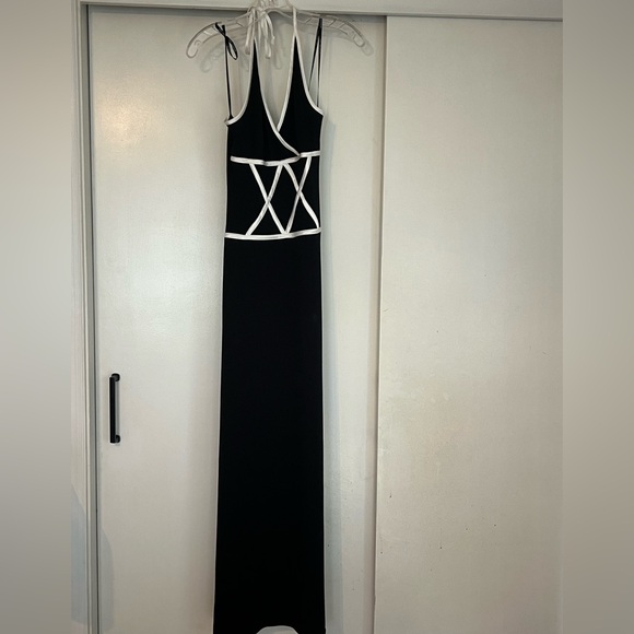 City Triangles Black & White Halter Maxi Dress Size Small - Picture 1 of 5